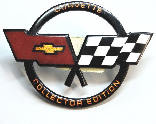 Corvette Emblem Horn Button Collector Edition New Nos 82 (#9767693)